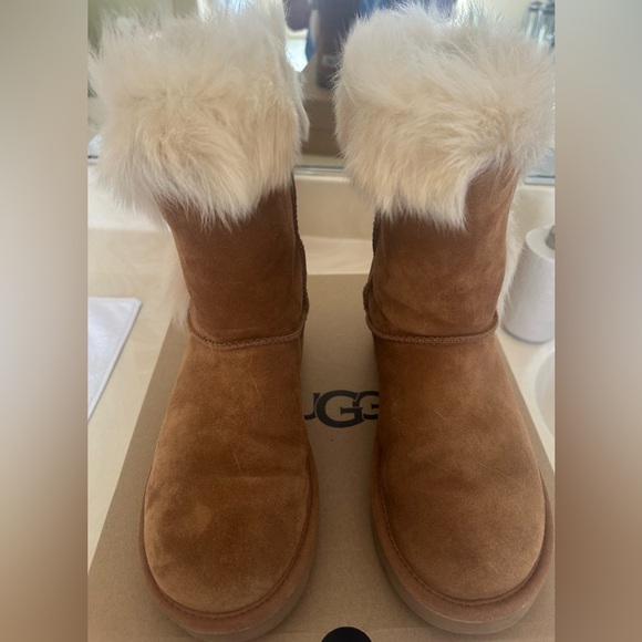 UGG W Deena Chestnut Boots with Fur - Picture 1 of 5